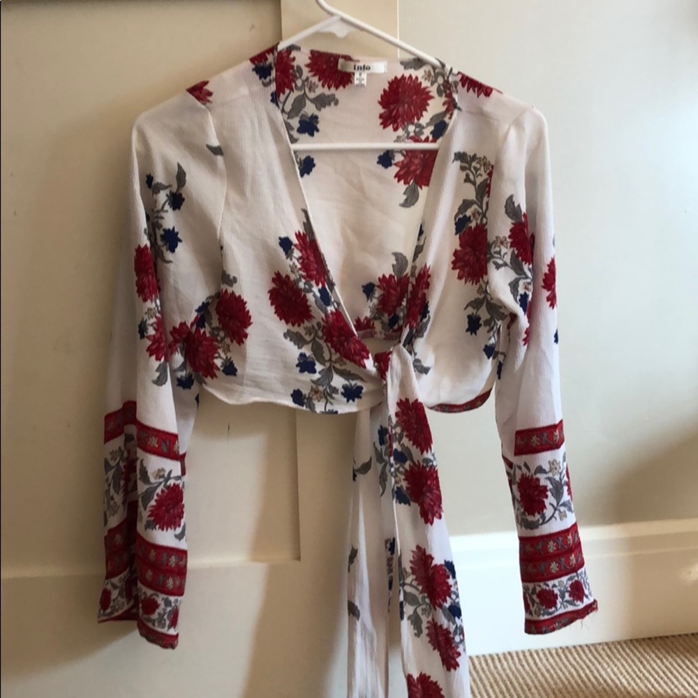 Long sleeve flowy crop top